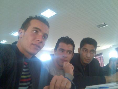 en plain cour (la fac)